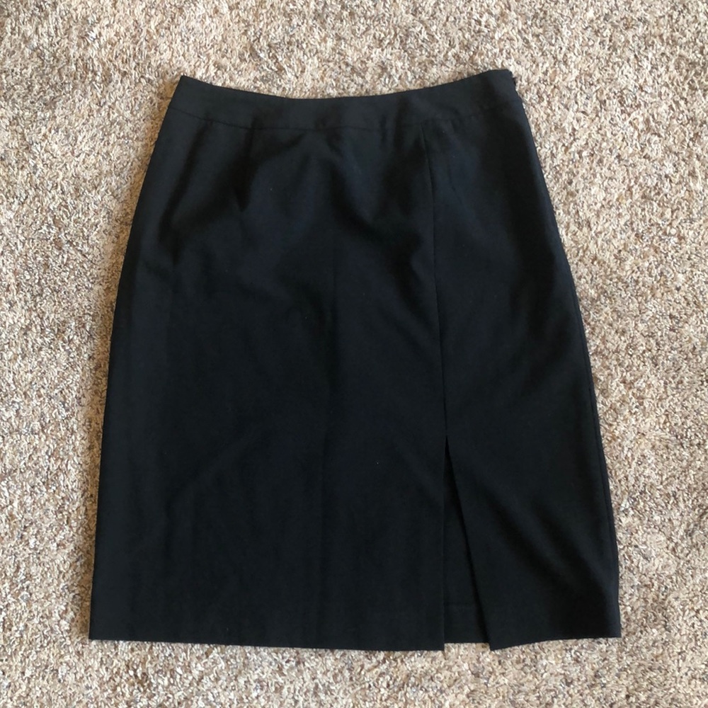 Cute Black Skirt with Slit